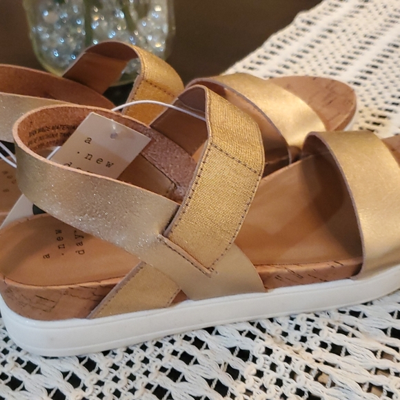 🌸Women's Rose Gold Strap Sandals - Picture 2 of 2